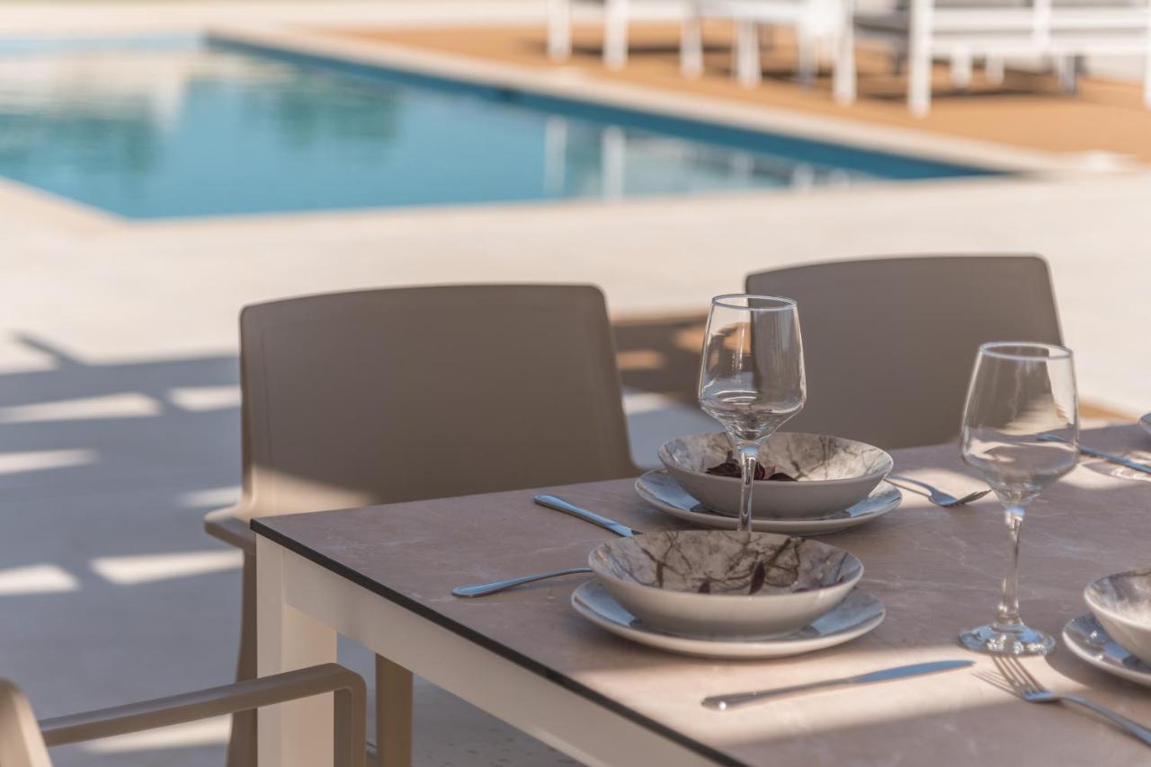 Evaero Villas I, Ii, Iii, IV - An Ever-So Inviting Escape, By Thinkvilla Sfáka Exterior foto