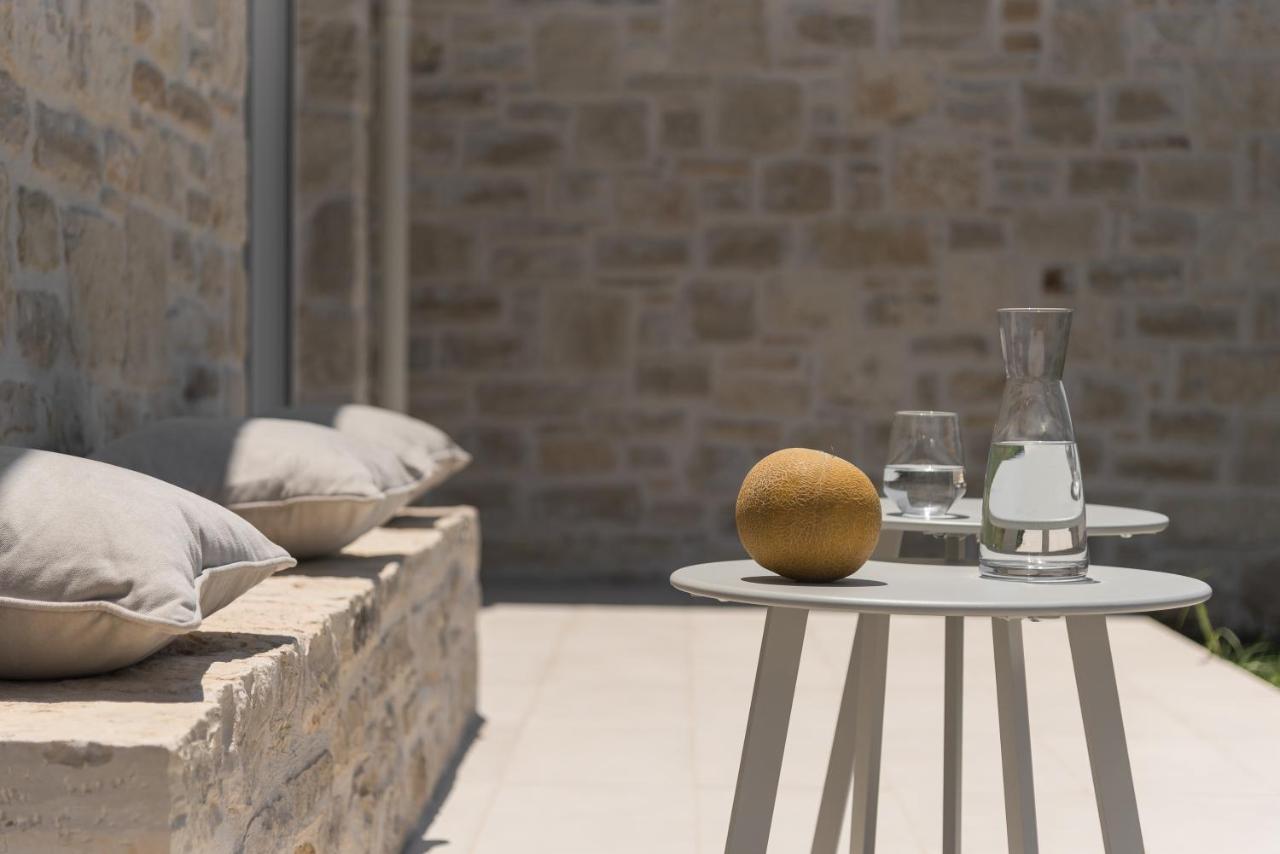 Evaero Villas I, Ii, Iii, IV - An Ever-So Inviting Escape, By Thinkvilla Sfáka Exterior foto