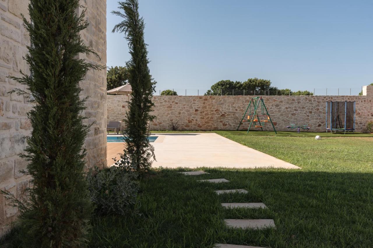 Evaero Villas I, Ii, Iii, IV - An Ever-So Inviting Escape, By Thinkvilla Sfáka Exterior foto